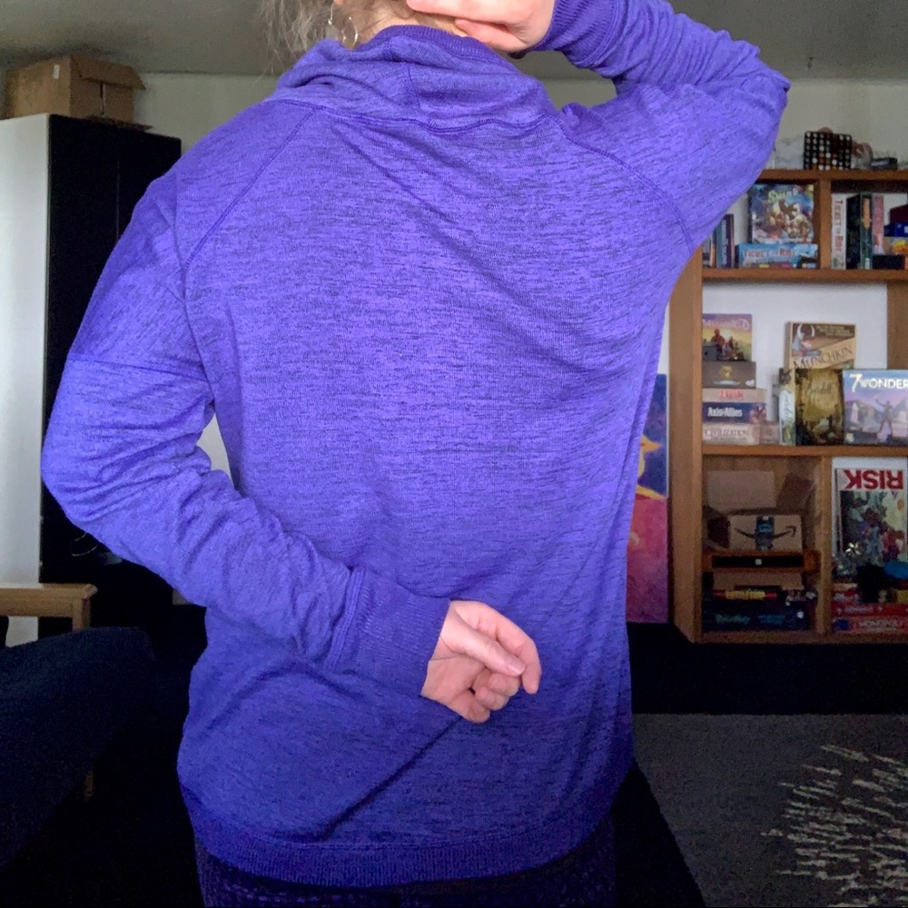 Sweatshirt - Picture 8 of 8